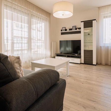 Skau 2 Old Town Family & Business Apartment 2 Floor Free Parking Bratislava Exteriör bild