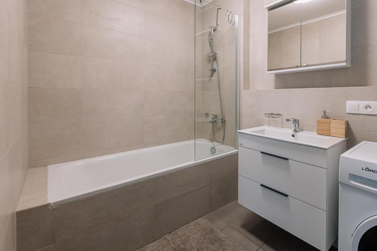 Skau 2 Old Town Family & Business Apartment 2 Floor Free Parking Bratislava Exteriör bild