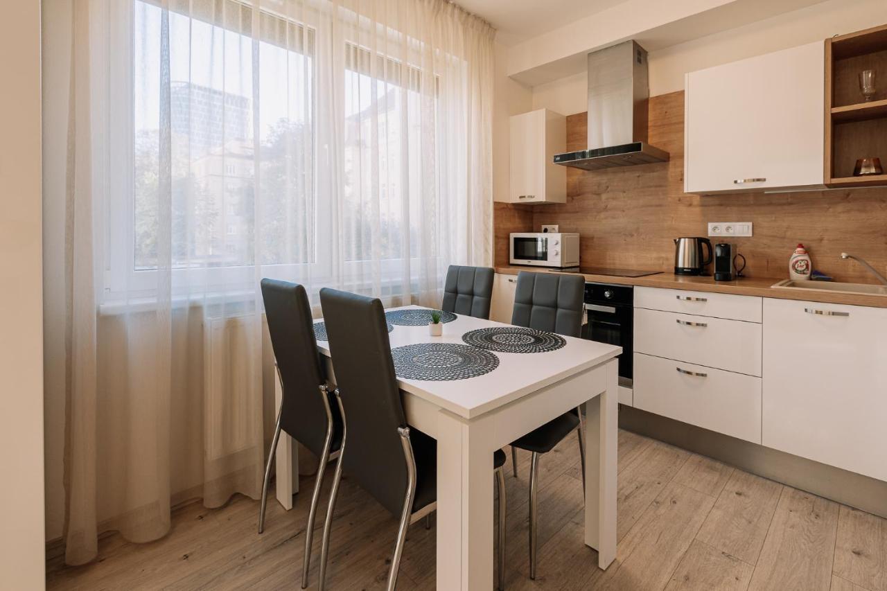 Skau 2 Old Town Family & Business Apartment 2 Floor Free Parking Bratislava Exteriör bild