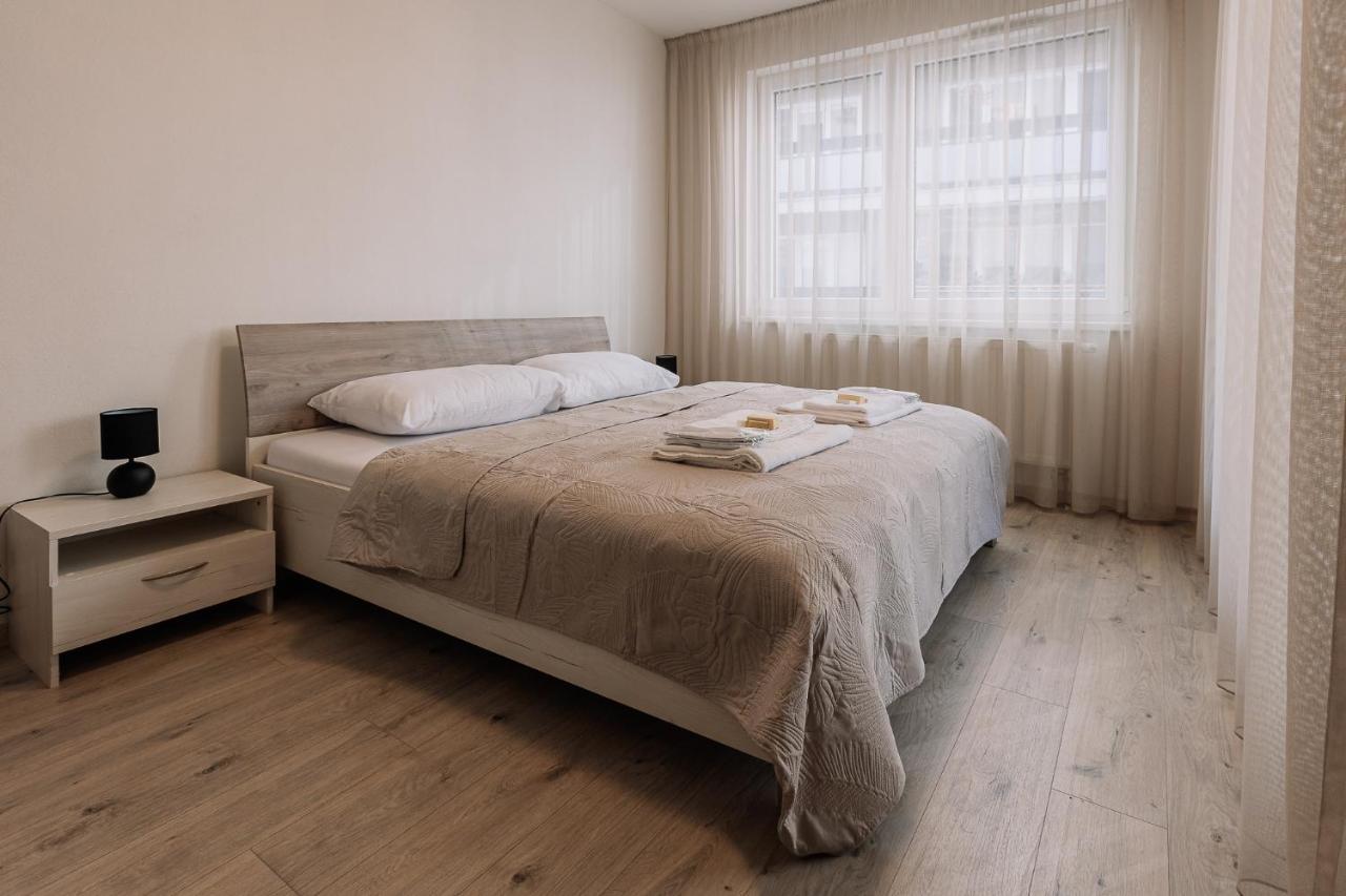 Skau 2 Old Town Family & Business Apartment 2 Floor Free Parking Bratislava Exteriör bild