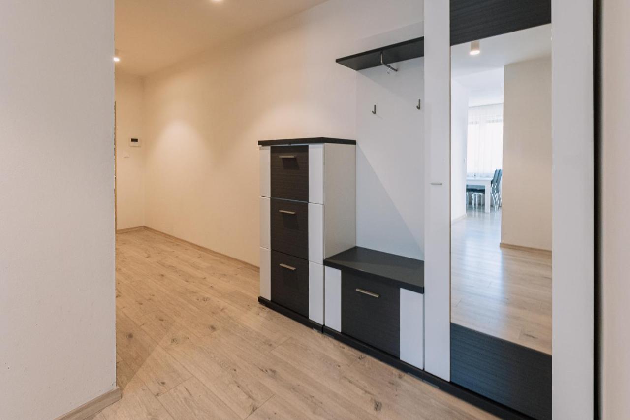 Skau 2 Old Town Family & Business Apartment 2 Floor Free Parking Bratislava Exteriör bild